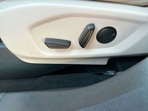 Used 2019 Ford Explorer Limited w/ Ford Safe & Smart Package image 12