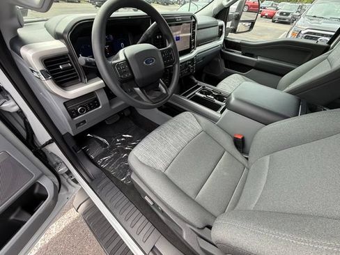 New 2026 Ford F250 XLT w/ XLT Premium Package AWD/4WD image 18