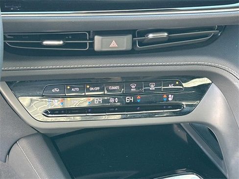 Used 2023 Buick Envision Avenir image 20