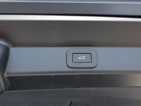 New 2026 Land Rover Range Rover Sport Dynamic SE AWD/4WD image 24