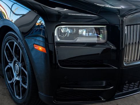 Used 2022 Rolls-Royce Cullinan Black Badge image 20