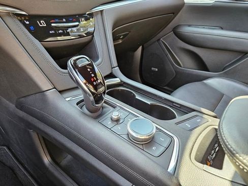 Certified 2022 Cadillac XT5 Premium Luxury w/ Technology Package AWD/4WD image 18