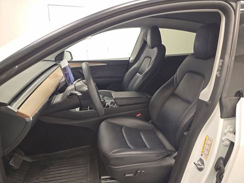 Used 2023 Tesla Model Y 2WD image 23