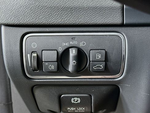 Used 2015 Volvo S60 T5 Platinum image 17