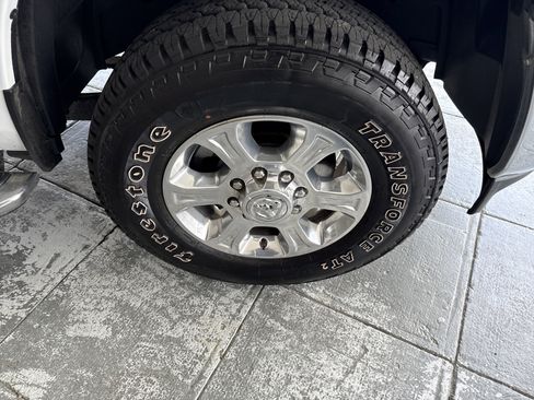 Used 2025 RAM 2500 Big Horn AWD/4WD image 12