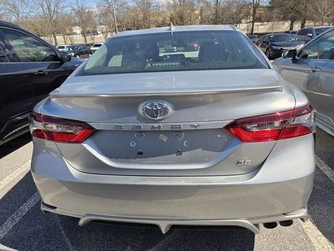Used 2024 Toyota Camry SE image 5