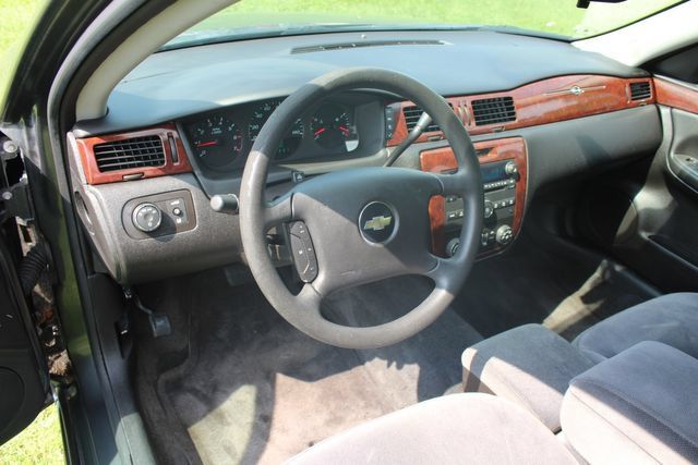 Used 2010 Chevrolet Impala LS FWD image 15