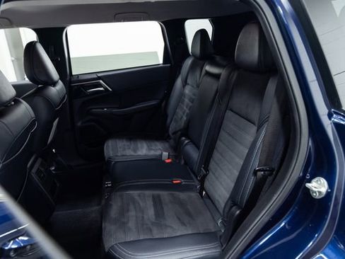 Used 2024 Mitsubishi Outlander SE image 22