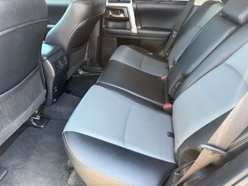 Used 2018 Toyota 4Runner SR5 Premium AWD/4WD image 10