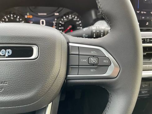 New 2026 Jeep Compass Latitude image 15