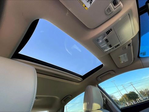 Used 2015 Toyota Avalon XLE Touring image 30