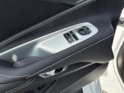 Used 2025 Chevrolet Corvette Stingray 1LT image 21