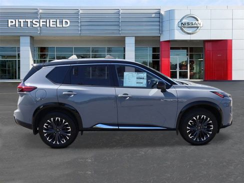 New 2026 Nissan Rogue Platinum image 2