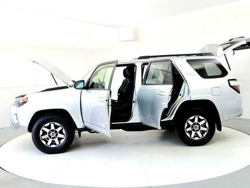Certified 2023 Toyota 4Runner TRD Off-Road Premium AWD/4WD image 10