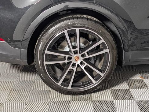 New 2026 Porsche Cayenne AWD/4WD image 13