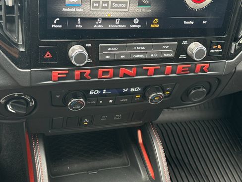 Used 2025 Nissan Frontier PRO-4X AWD/4WD image 18