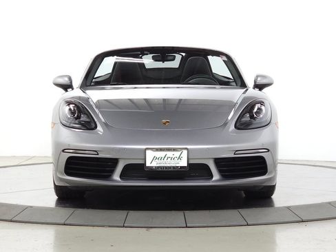 Used 2018 Porsche 718 Boxster RWD image 2