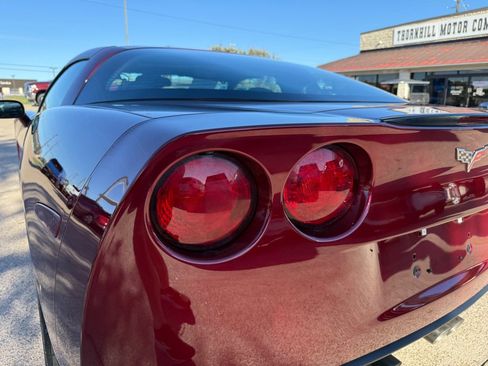 Used 2007 Chevrolet Corvette Coupe image 9