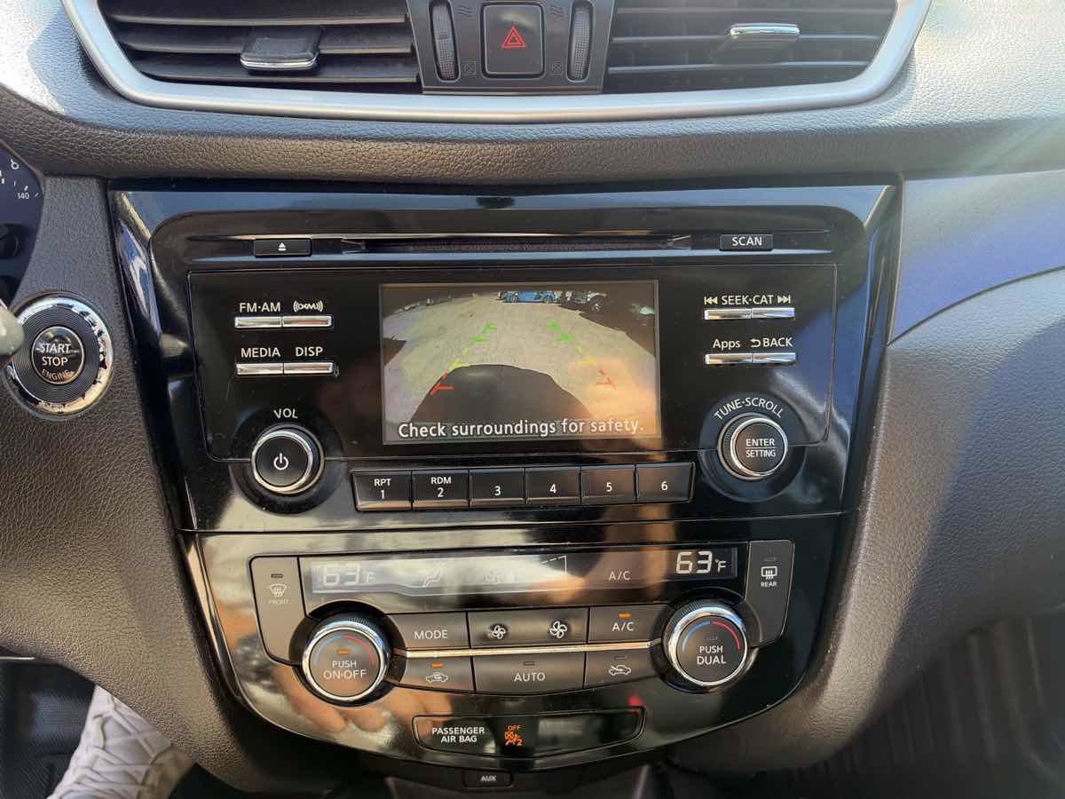 Used 2016 Nissan Rogue SV FWD image 16