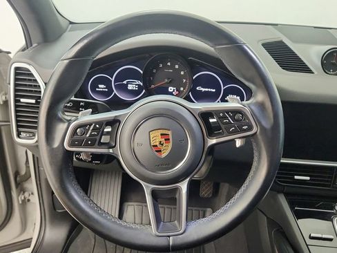 Used 2022 Porsche Cayenne Platinum Edition AWD/4WD image 27