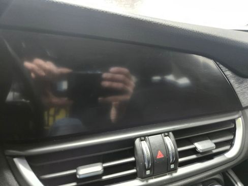 Used 2021 Alfa Romeo Giulia Sprint w/ Nero Edizione image 21