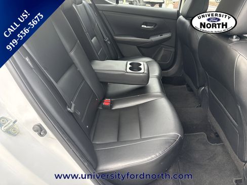 Used 2023 Nissan Sentra SR w/ SR Premium Package FWD image 35
