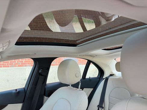 Used 2017 Mercedes-Benz C 300 4MATIC Sedan image 11