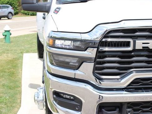 Used 2025 RAM 3500 Tradesman AWD/4WD image 6