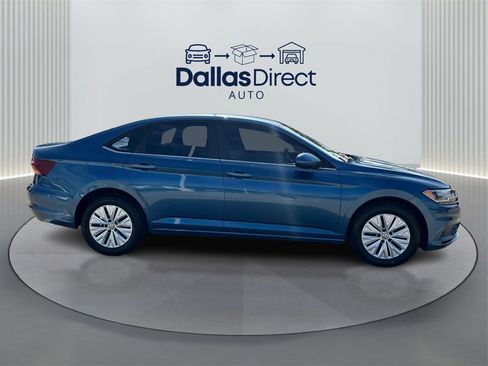Used 2019 Volkswagen Jetta R-Line image 4