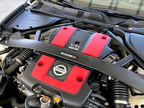 Used 2017 Nissan 370Z NISMO image 24