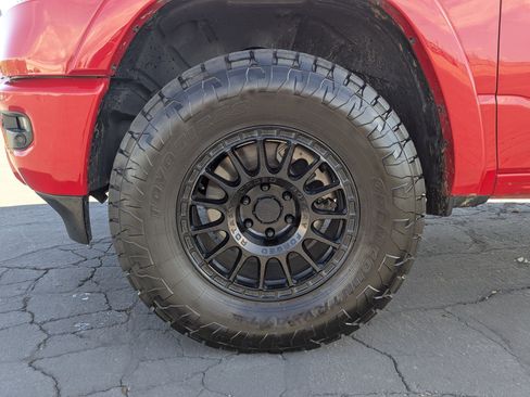 Used 2022 RAM 1500 Laramie AWD/4WD image 33