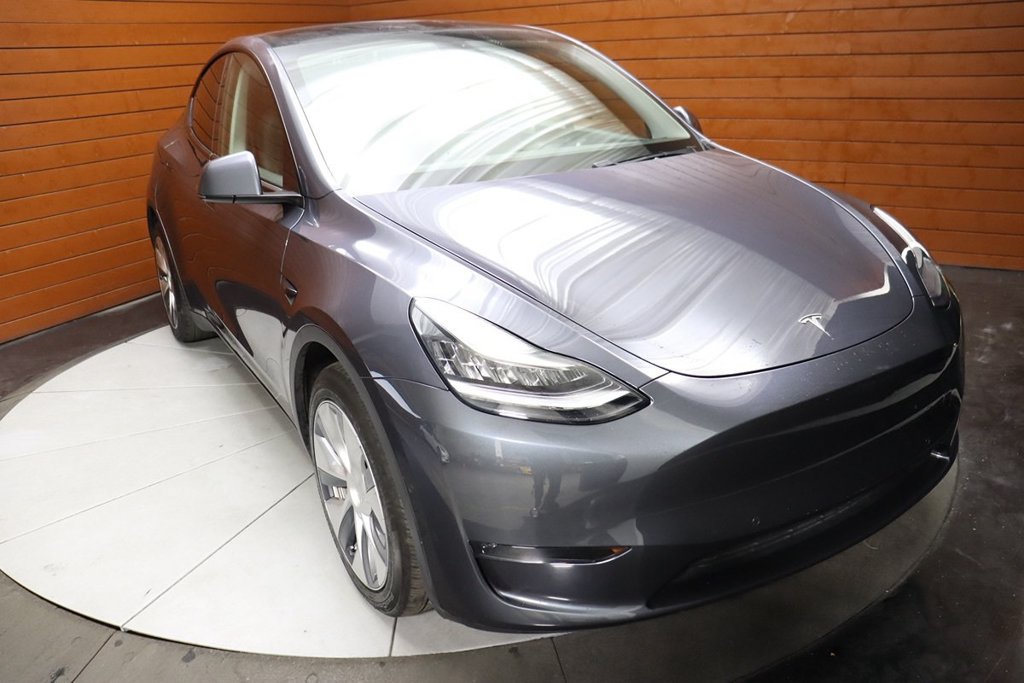Used 2023 Tesla Model Y Long Range AWD/4WD image 16