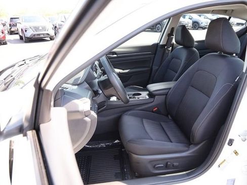 Certified 2025 Nissan Altima 2.5 SV w/ SV Premium Package FWD image 9