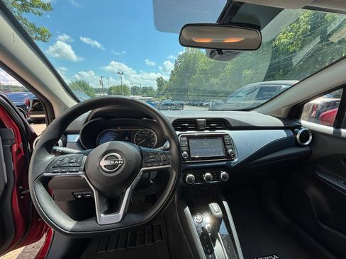 Used 2025 Nissan Versa SV FWD image 28