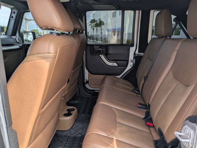 Used 2017 Jeep Wrangler Unlimited Sahara w/ Connectivity Group AWD/4WD image 13