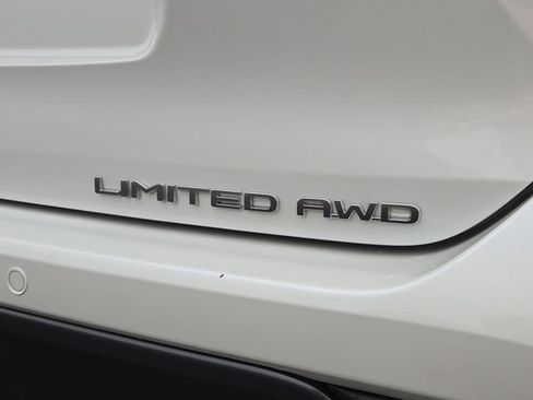 Certified 2025 Toyota Highlander Limited AWD/4WD image 37