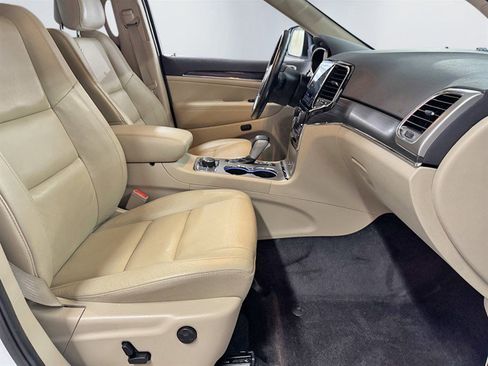 Used 2019 Jeep Grand Cherokee Limited AWD/4WD image 25