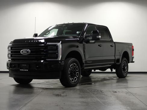 Used 2025 Ford F250 Platinum AWD/4WD image 8