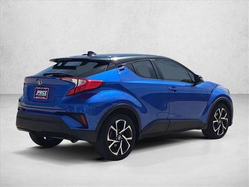 Used 2020 Toyota C-HR XLE FWD image 5