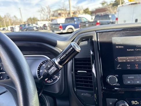 Used 2024 Nissan Titan SV w/ SV Bronze Edition Package image 17