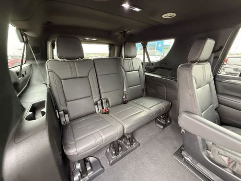 Used 2023 Chevrolet Suburban RST w/ Luxury Package image 35