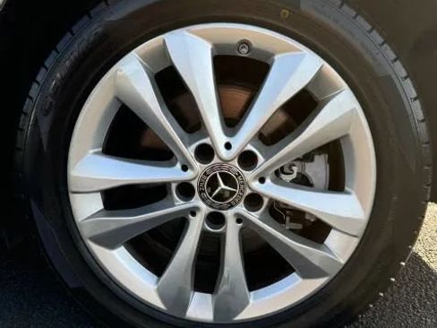 Used 2019 Mercedes-Benz C 300 4MATIC Sedan image 14