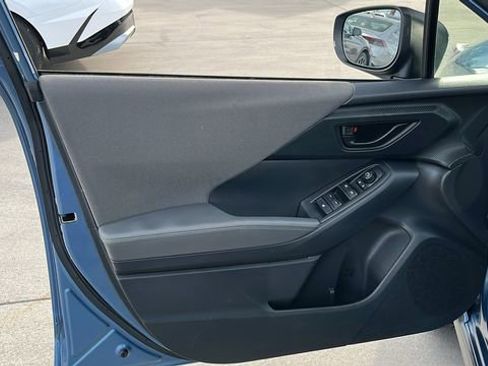 Used 2024 Subaru Crosstrek 2.0i Premium w/ Popular Package #4 image 5