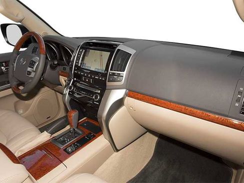Used 2013 Toyota Land Cruiser AWD/4WD image 27