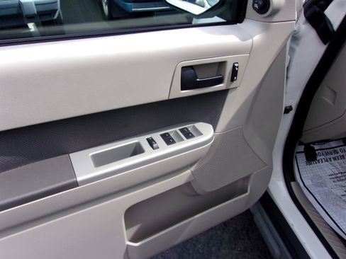 Used 2009 Ford Escape 4WD Hybrid image 15