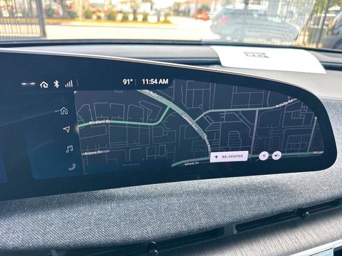 Used 2024 Lucid Air Touring image 5