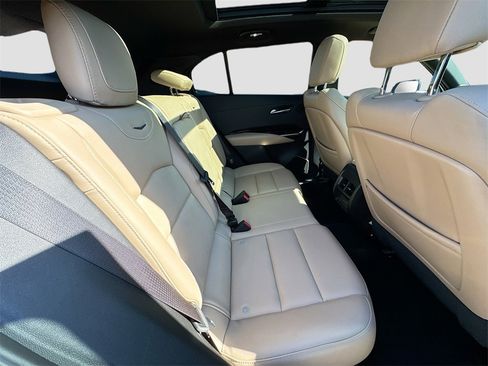 Used 2024 Cadillac XT4 Luxury image 25