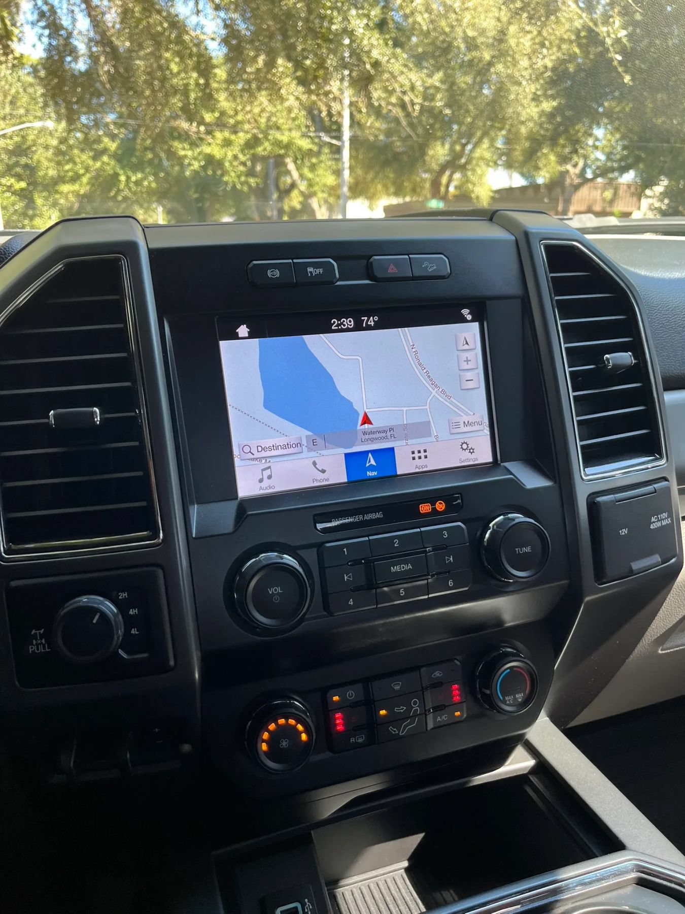 Used 2019 Ford F250 XLT w/ XLT Premium Package AWD/4WD image 17