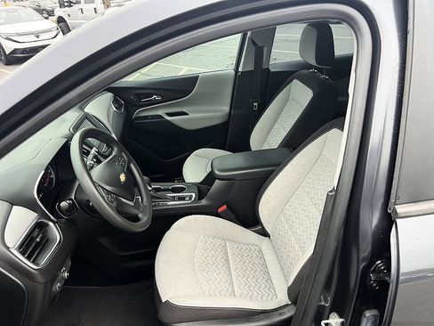 Used 2022 Chevrolet Equinox LS AWD/4WD image 13