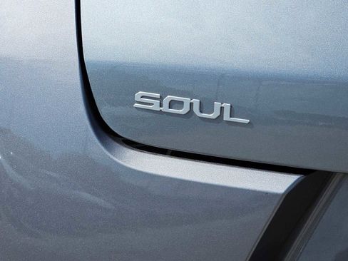 Certified 2025 Kia Soul LX FWD image 11